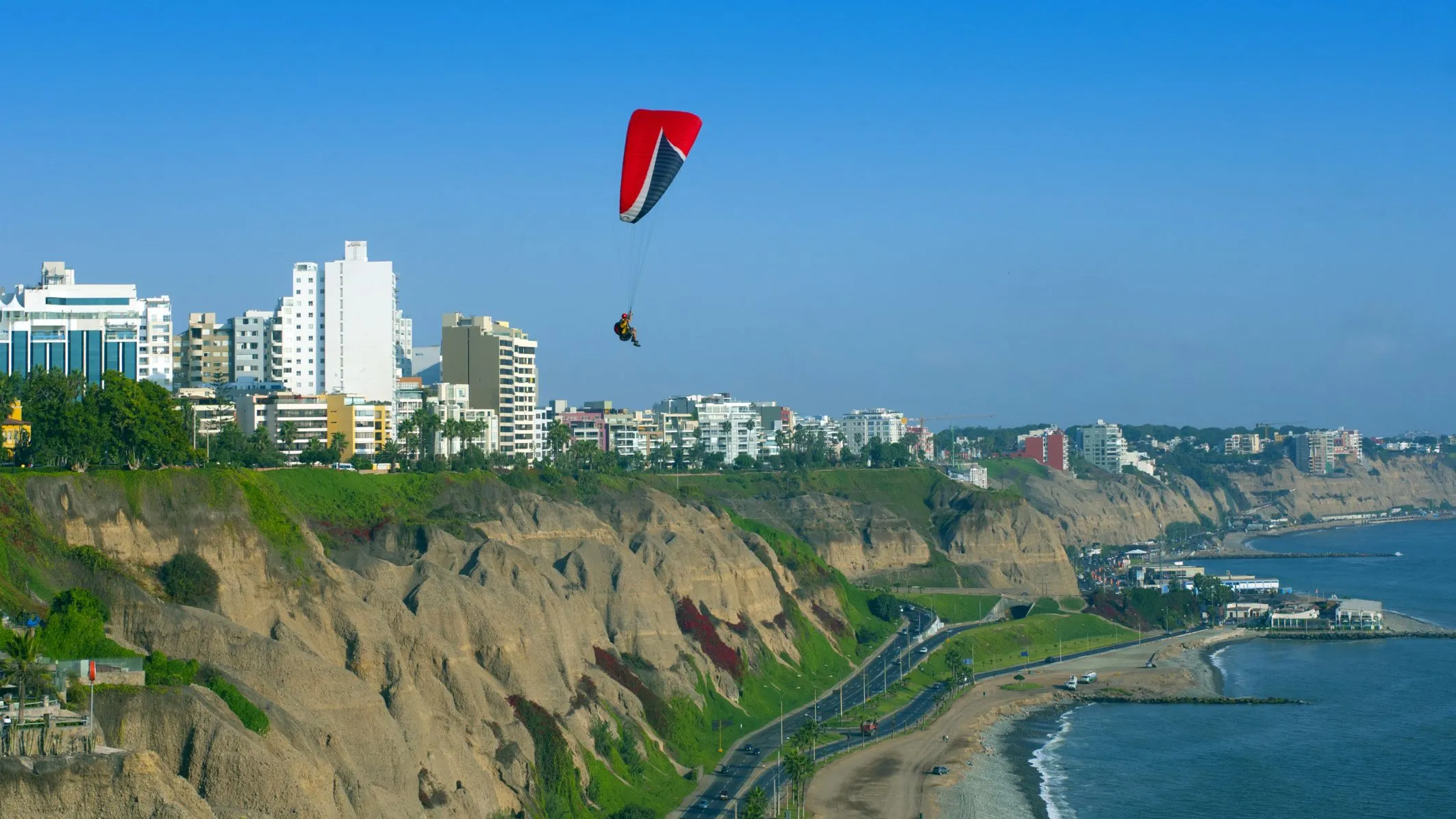 paragliding in lima peru